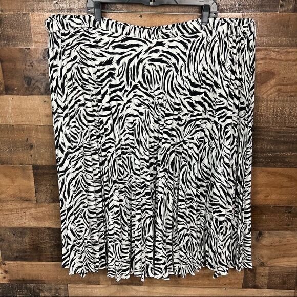 Halogen Skirt Pleated Midi Black White Zebra Print Elastic Waist Size 4X - Picture 4 of 8
